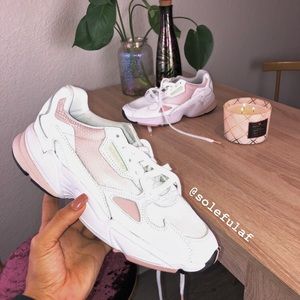 Adidas: Falcon Sneaker